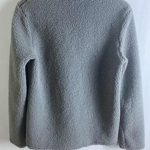 CALLIE MAC PULLOVER FLEECE IN LIGHT GREY SZ S W/ SIDE POCKETS & SNAP CLOSURE. - Picture 2 of 7